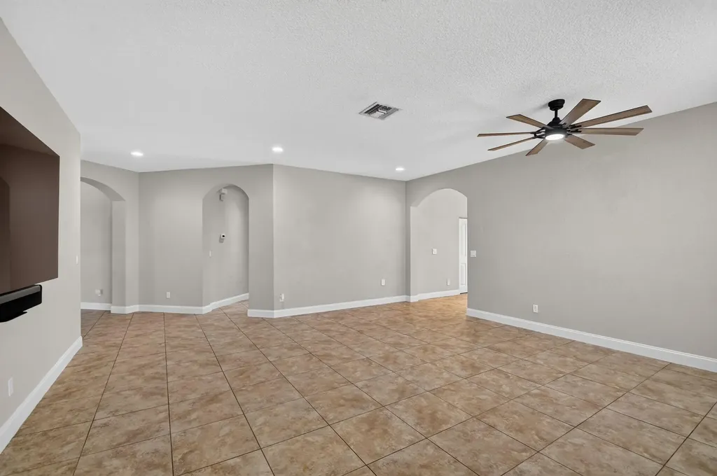 7082 Prudencia Drive Lake Worth FL 33463