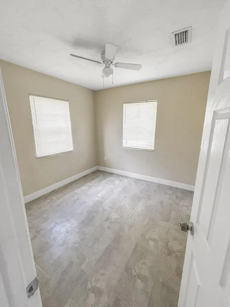 3045 NW 68th Street NW Miami FL 33147