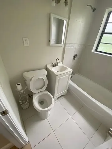 3045 NW 68th Street NW Miami FL 33147