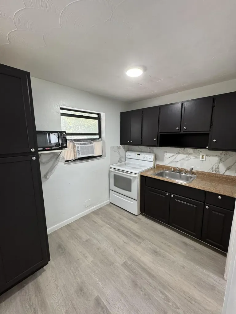 1113 SW 15th Terrace Fort Lauderdale FL 33312