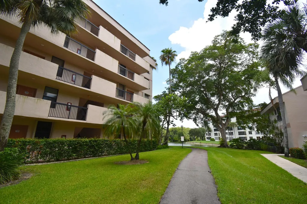 2768 S Carambola Circle S Coconut Creek FL 33066