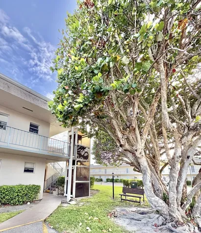 209 Oxford 200 West Palm Beach FL 33417