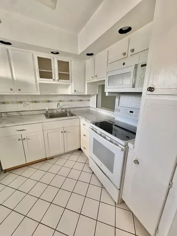 209 Oxford 200 West Palm Beach FL 33417