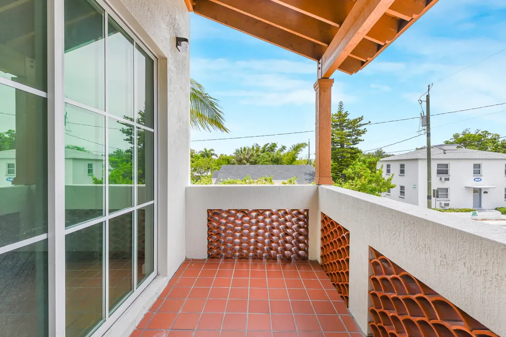129 S K Street Lake Worth Beach FL 33460