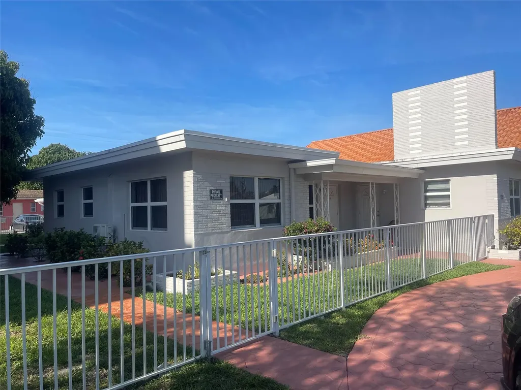 1727 Dewey Street Hollywood FL 33020