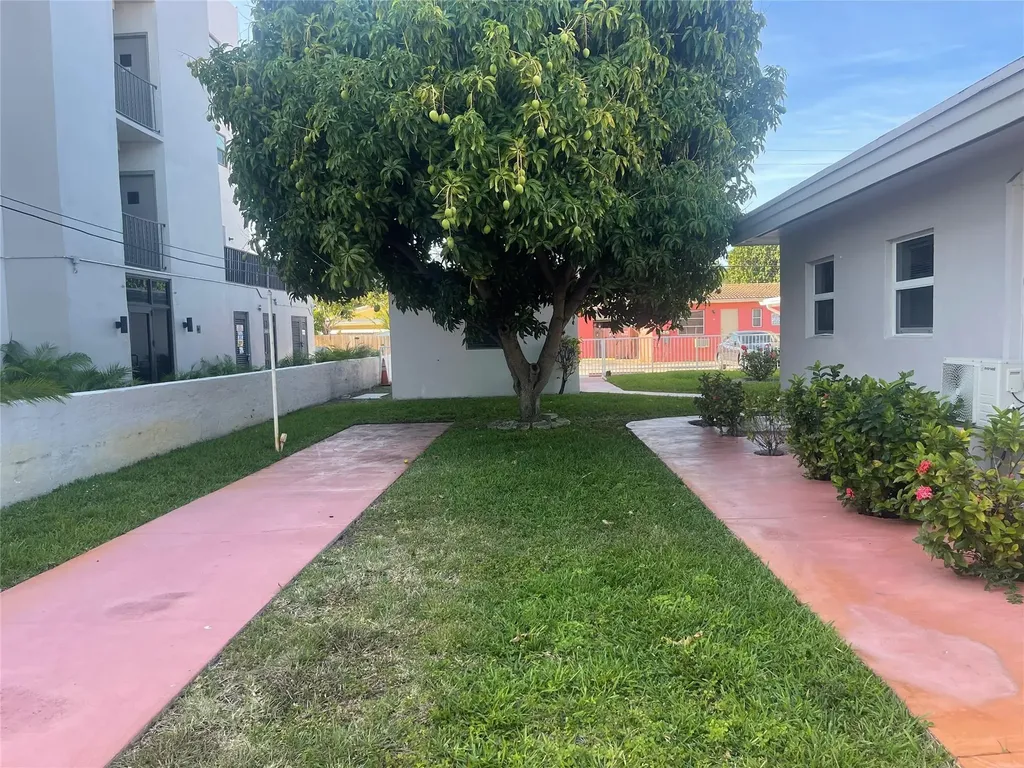 1727 Dewey Street Hollywood FL 33020