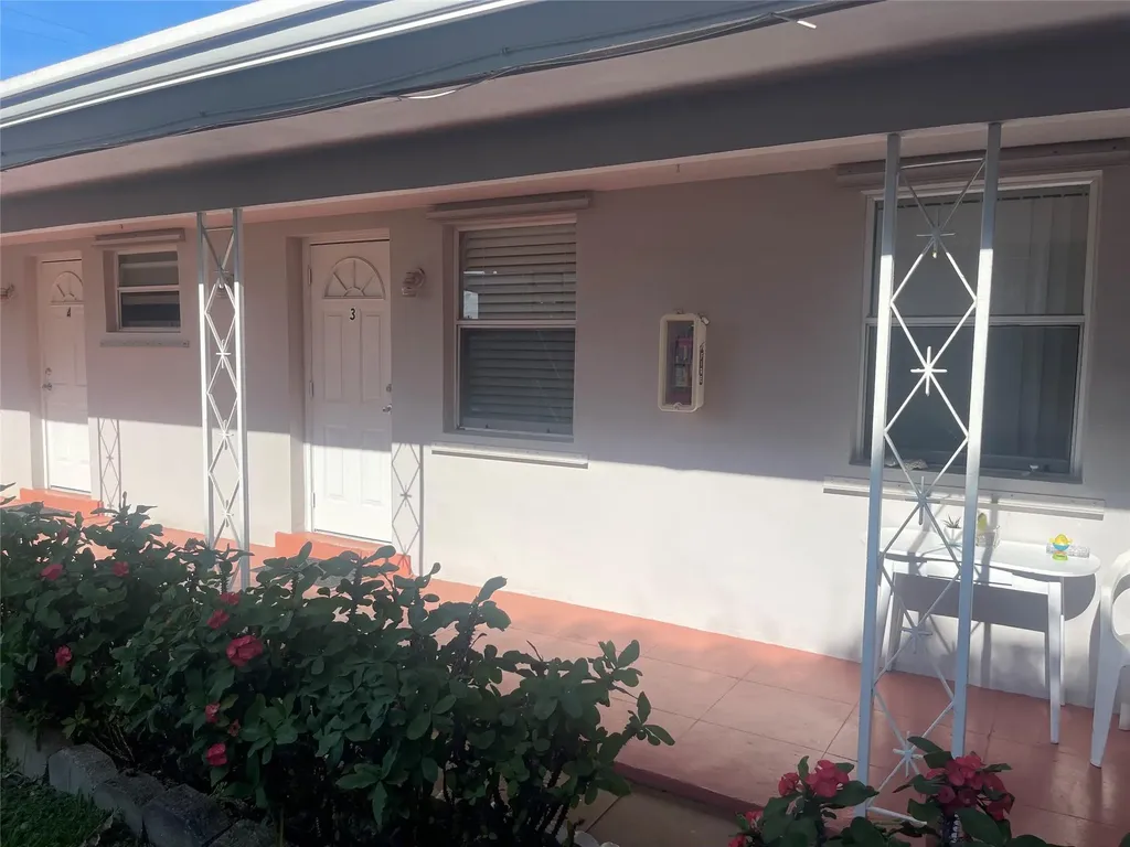 1727 Dewey Street Hollywood FL 33020