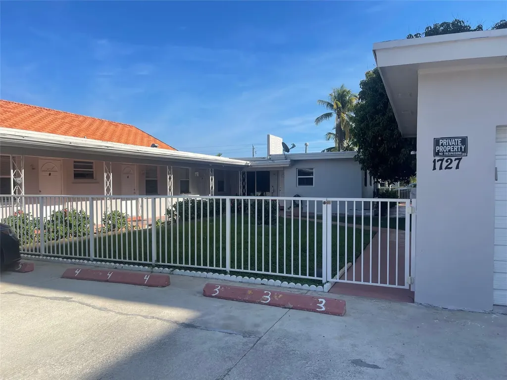 1727 Dewey Street Hollywood FL 33020