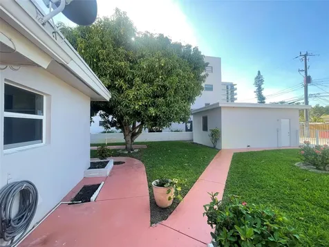 1727 Dewey Street Hollywood FL 33020