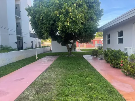 1727 Dewey Street Hollywood FL 33020