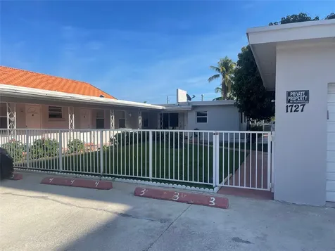 1727 Dewey Street Hollywood FL 33020