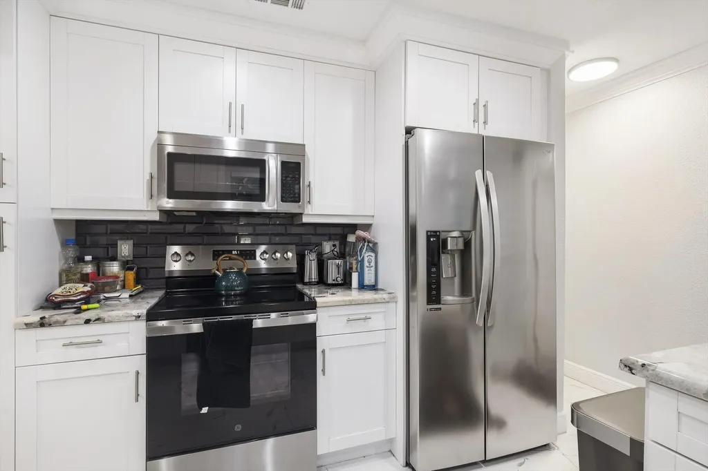 2045 Pinehurst Drive West Palm Beach FL 33407