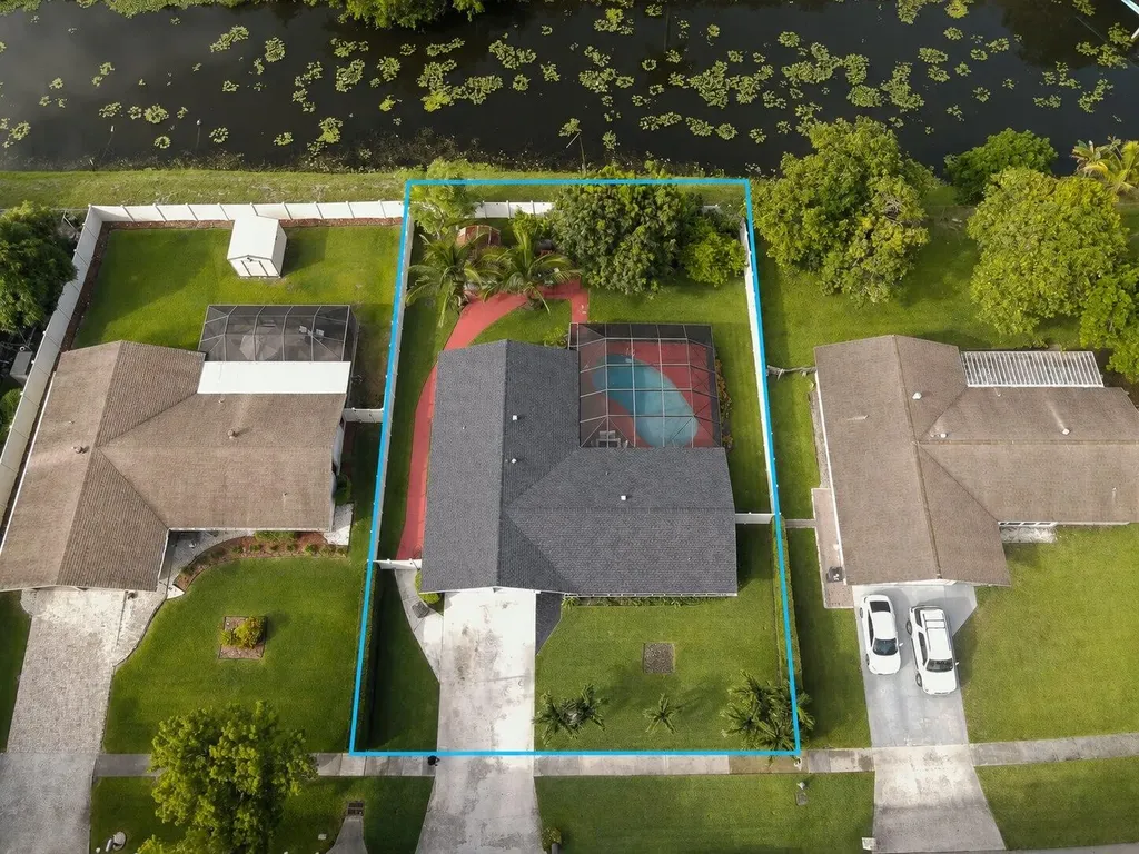 2045 Pinehurst Drive West Palm Beach FL 33407