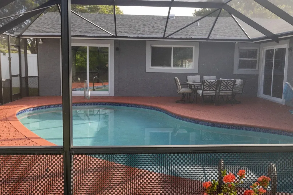 2045 Pinehurst Drive West Palm Beach FL 33407