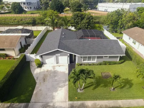 2045 Pinehurst Drive West Palm Beach FL 33407