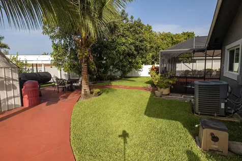 2045 Pinehurst Drive West Palm Beach FL 33407