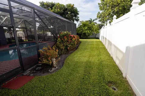 2045 Pinehurst Drive West Palm Beach FL 33407