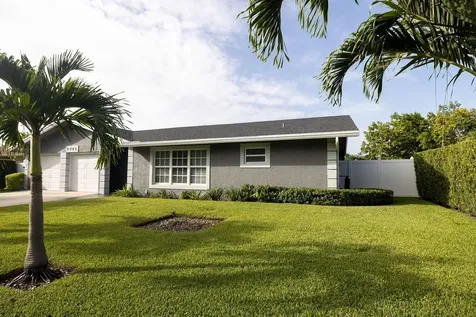 2045 Pinehurst Drive West Palm Beach FL 33407