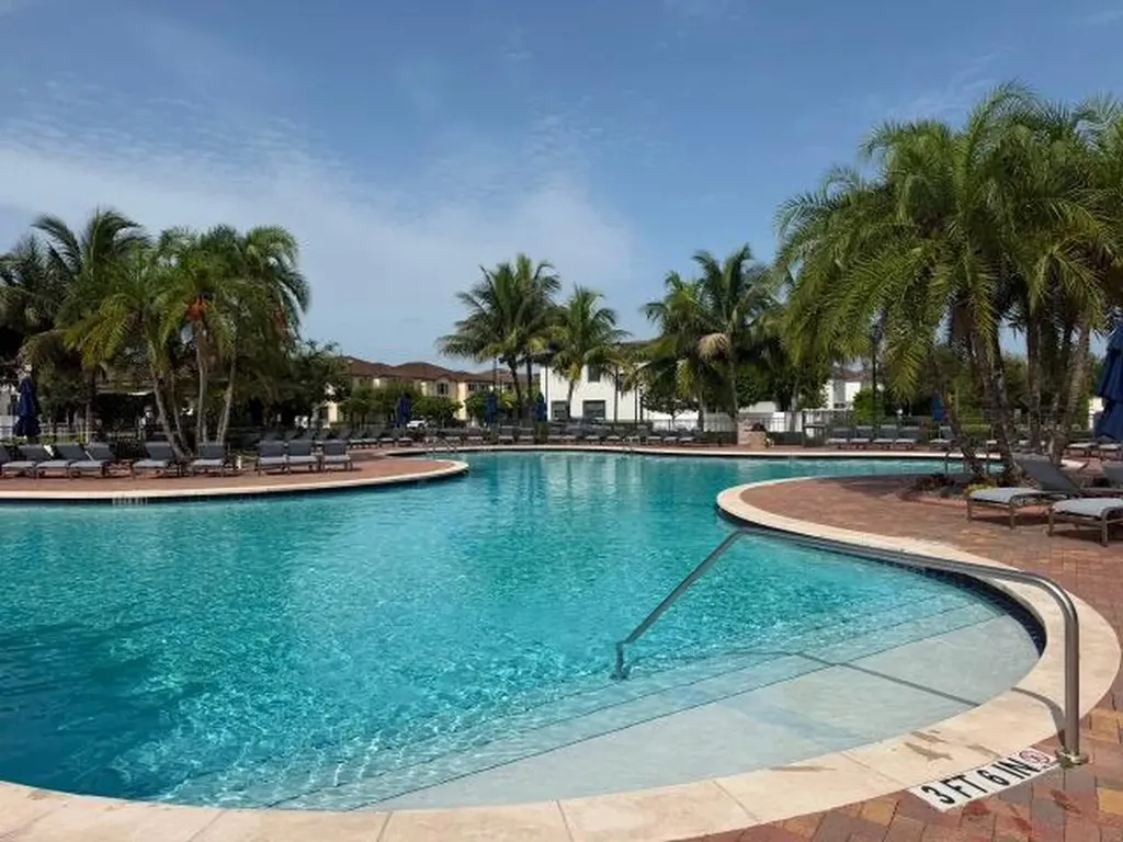 9207 W 33rd Lane Hialeah FL 33018