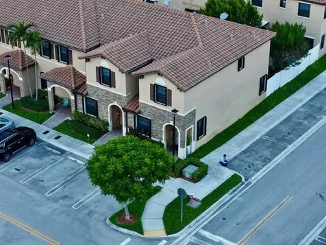 9207 W 33rd Lane Hialeah FL 33018