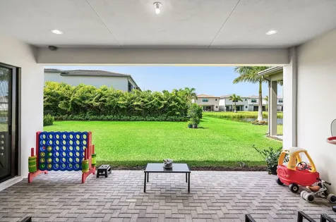 8381 Fishers Island Way Boca Raton FL 33434