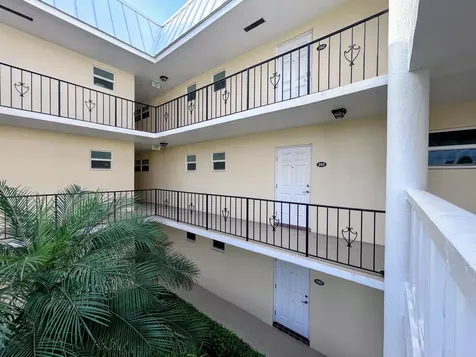 21 Colonial Club Drive Boynton Beach FL 33435