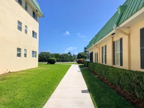 21 Colonial Club Drive Boynton Beach FL 33435