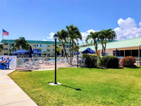 21 Colonial Club Drive Boynton Beach FL 33435