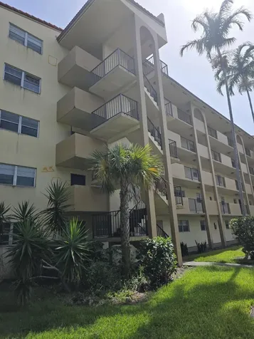 3905 N Nob Hill Road Sunrise FL 33351