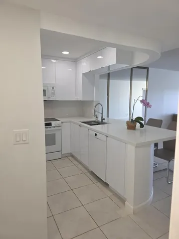 3905 N Nob Hill Road Sunrise FL 33351