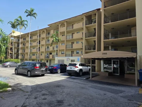 3905 N Nob Hill Road Sunrise FL 33351