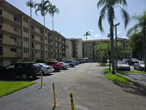 3905 N Nob Hill Road Sunrise FL 33351