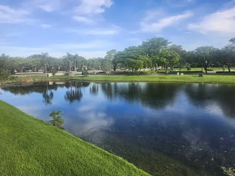 3905 N Nob Hill Road Sunrise FL 33351