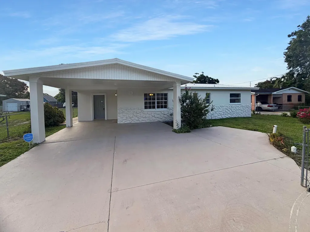 308 30th Fort Pierce FL 34947