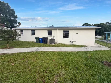 308 30th Fort Pierce FL 34947