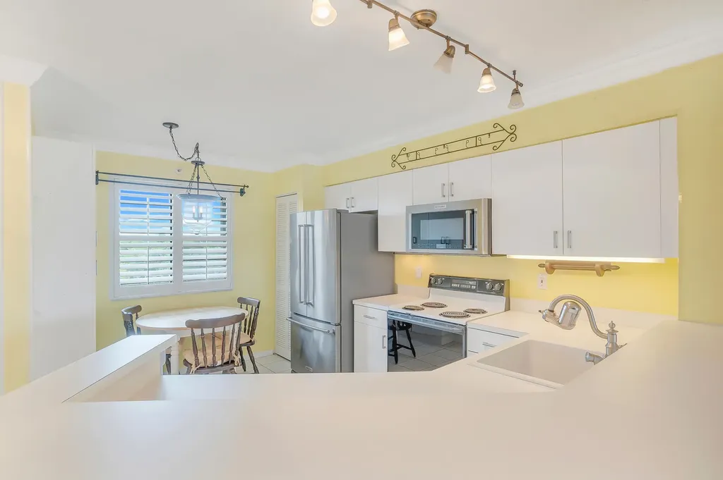 2334 S Cypress Bend Drive Pompano Beach FL 33069