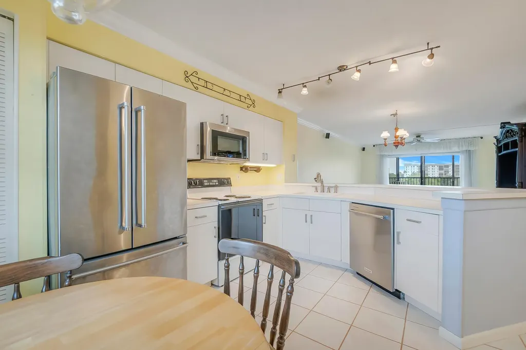 2334 S Cypress Bend Drive Pompano Beach FL 33069