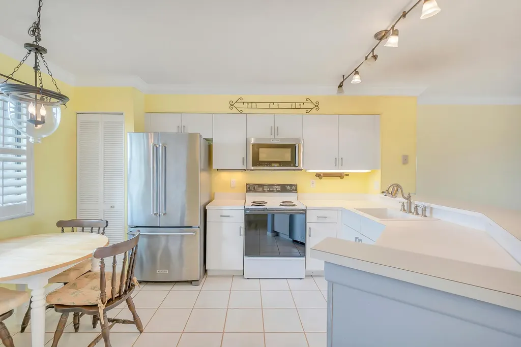2334 S Cypress Bend Drive Pompano Beach FL 33069