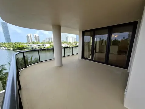 19667 Turnberry Way Aventura FL 33180