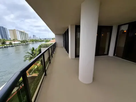 19667 Turnberry Way Aventura FL 33180