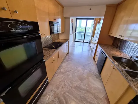 19667 Turnberry Way Aventura FL 33180