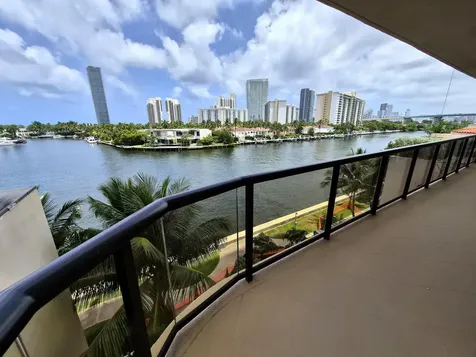 19667 Turnberry Way Aventura FL 33180