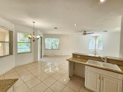 7295 Via Leonardo Lake Worth FL 33467