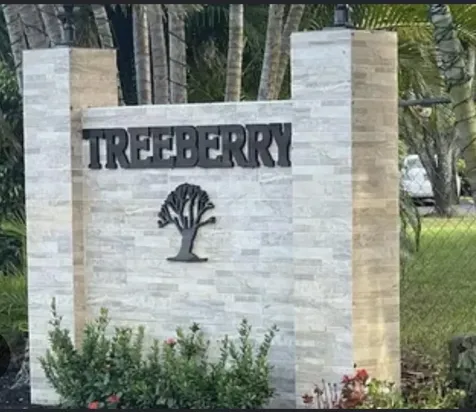 4195 Turnberry Circle Lake Worth FL 33467