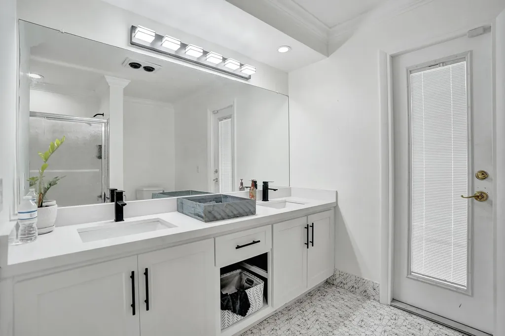 1852 NW 82nd Avenue Coral Springs FL 33071