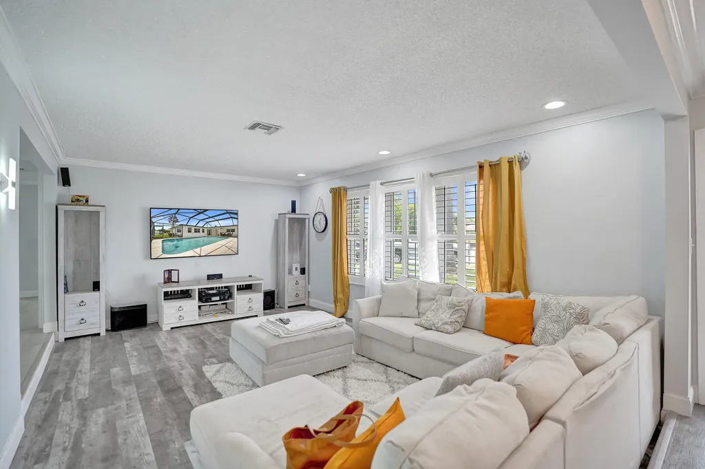 1852 NW 82nd Avenue Coral Springs FL 33071