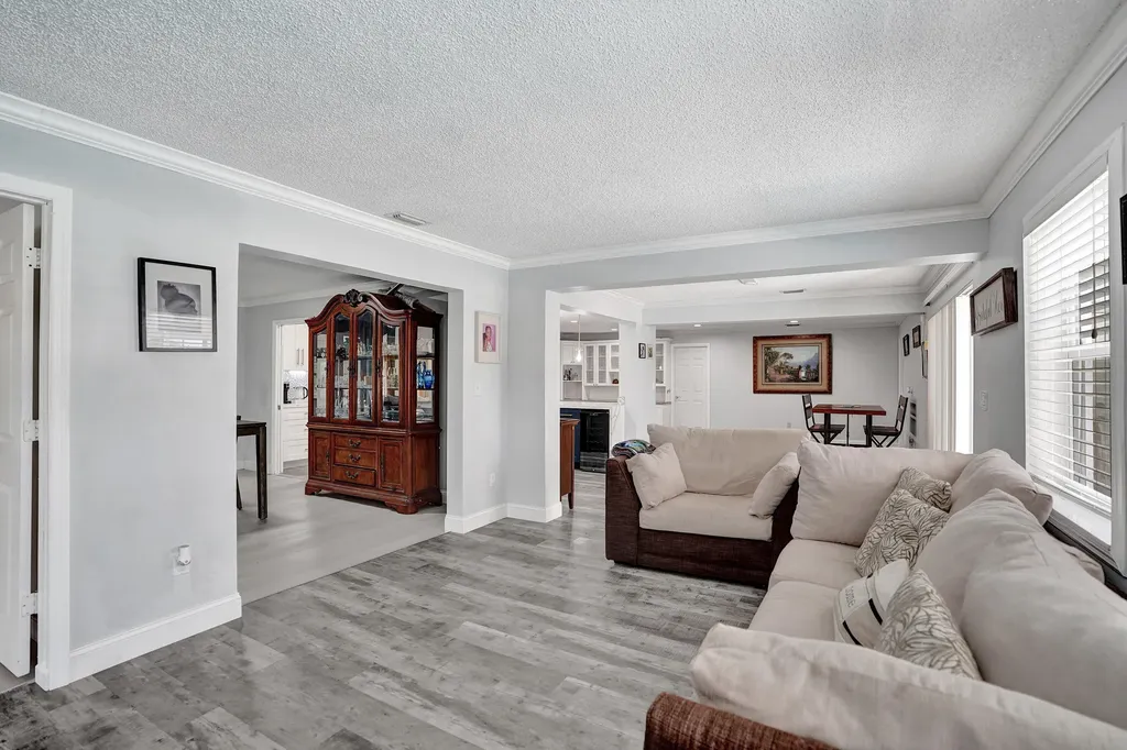 1852 NW 82nd Avenue Coral Springs FL 33071