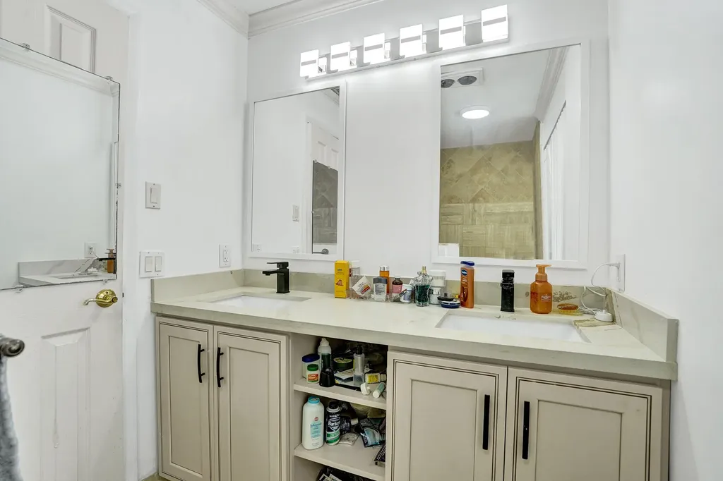 1852 NW 82nd Avenue Coral Springs FL 33071