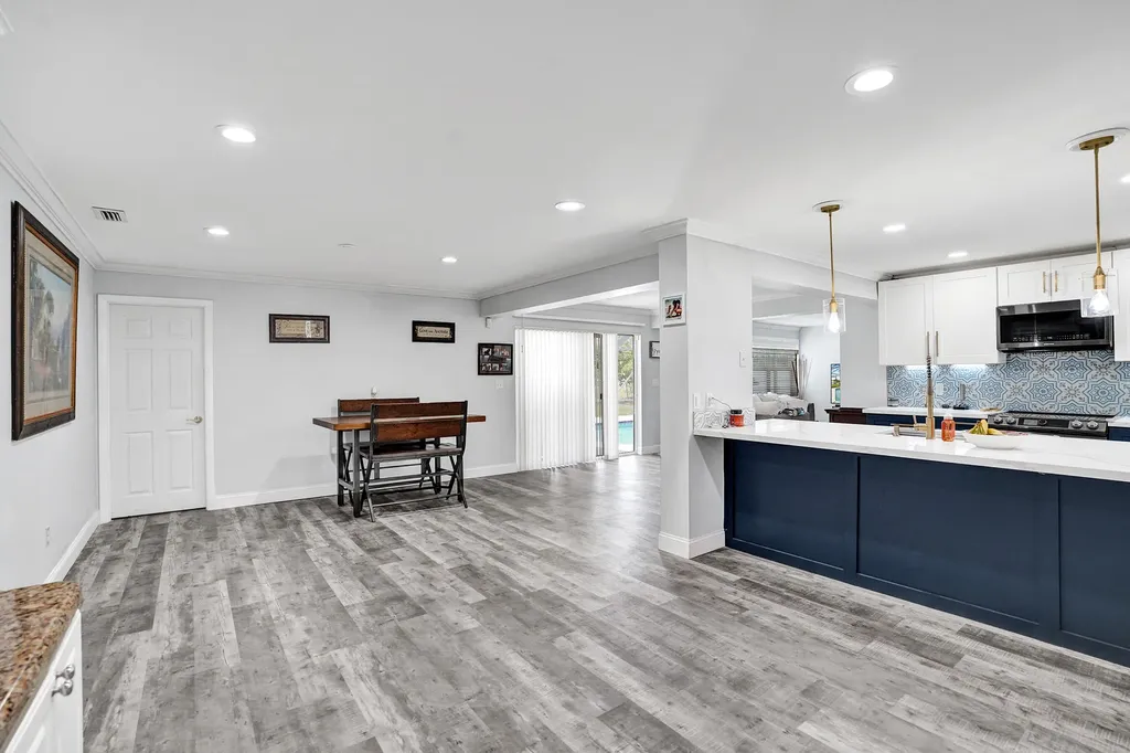 1852 NW 82nd Avenue Coral Springs FL 33071