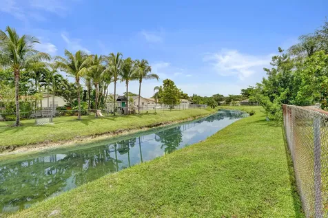 1852 NW 82nd Avenue Coral Springs FL 33071